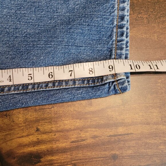 Vtg Levi's Denim Shorts Size 32 Measures 30 Relaxed 550 Medium Wash Y2K Jhorts - Picture 8 of 9